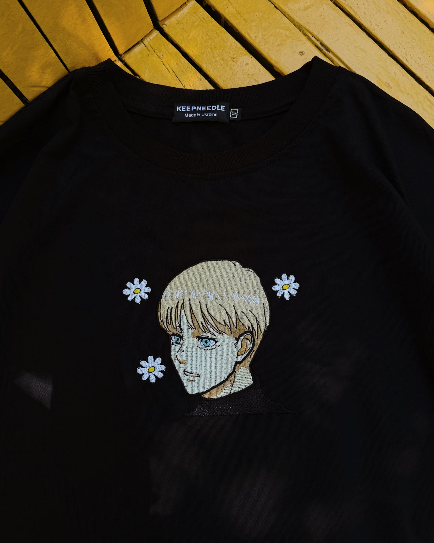 Blonde Scout  tee